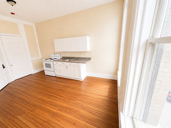 4th image of 105 Bank St #2G