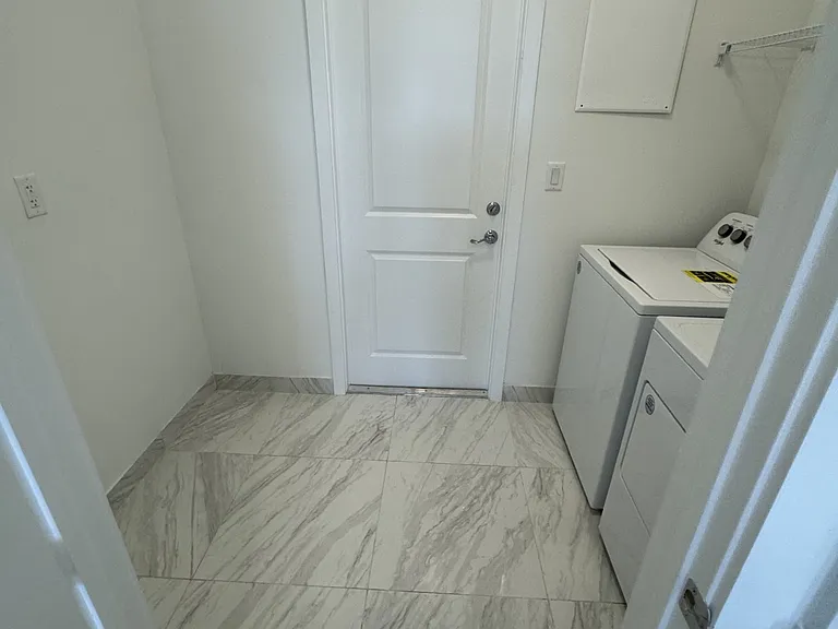 5226 Karlia Dr — Photo 24