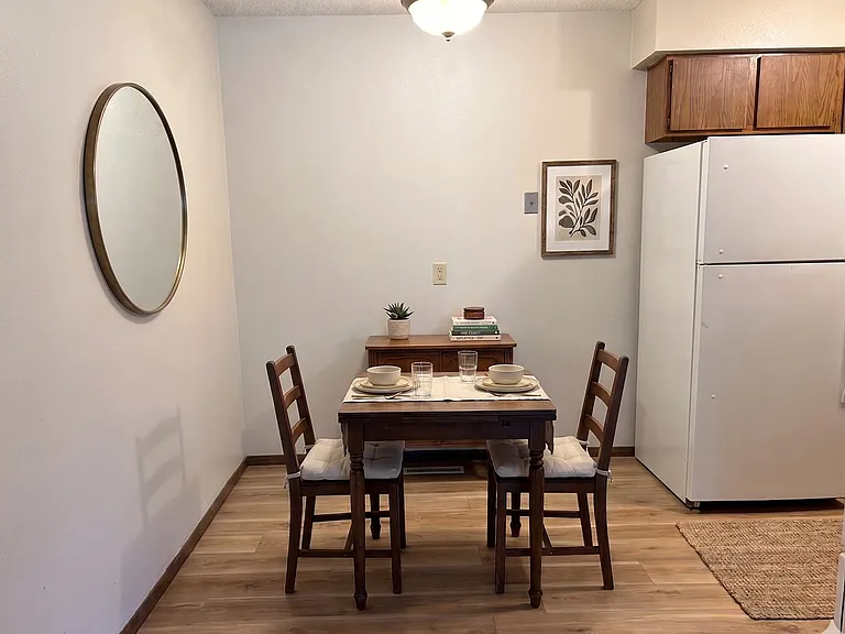 1124 Flammang Dr — Photo 3