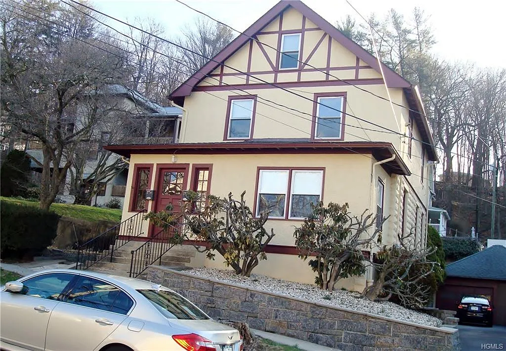 26 Cleveland St photo 1