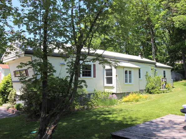 6 Lamprey River Park, Newmarket, NH 03857