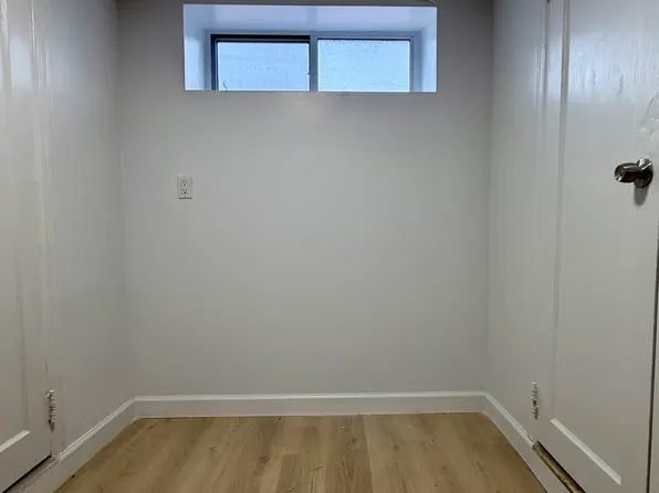 (undisclosed Address), Middle Village, NY 11379