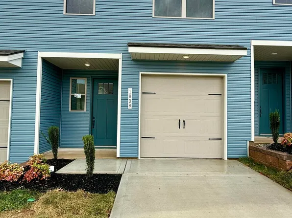 1808 Bennett Village Dr, Maryville, TN 37804