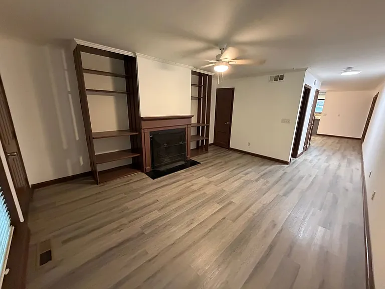 1702 Pine Tree Dr — Photo 3