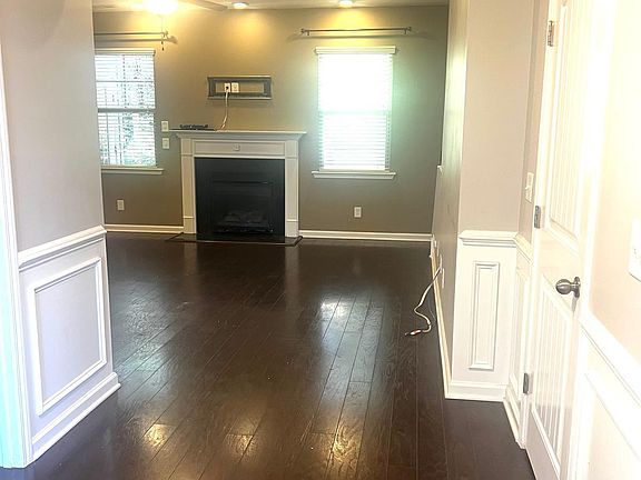 4th image of 100 Torrey Heights Ln #1