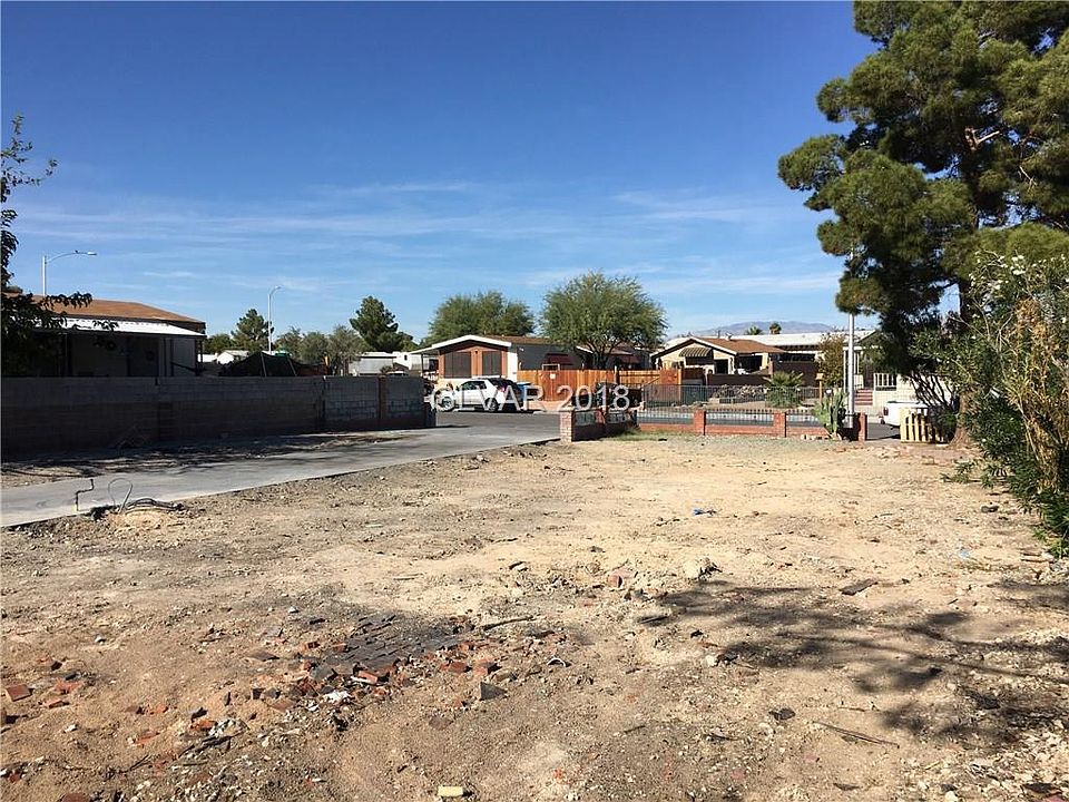 2nd image of 6417 Bamboo Pl