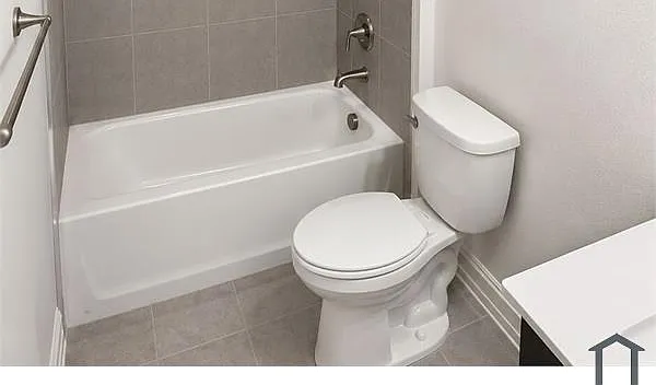 5 bed, 3500 sqft, $3,900 — Photo 3