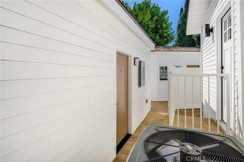 1 bed, 352 sqft, $1,800 — Photo 2