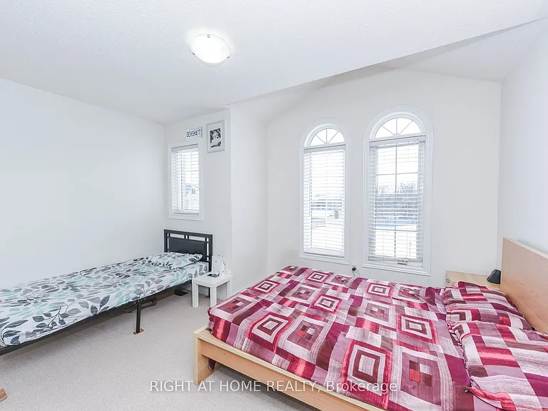 36 Spokanne St — Photo 31