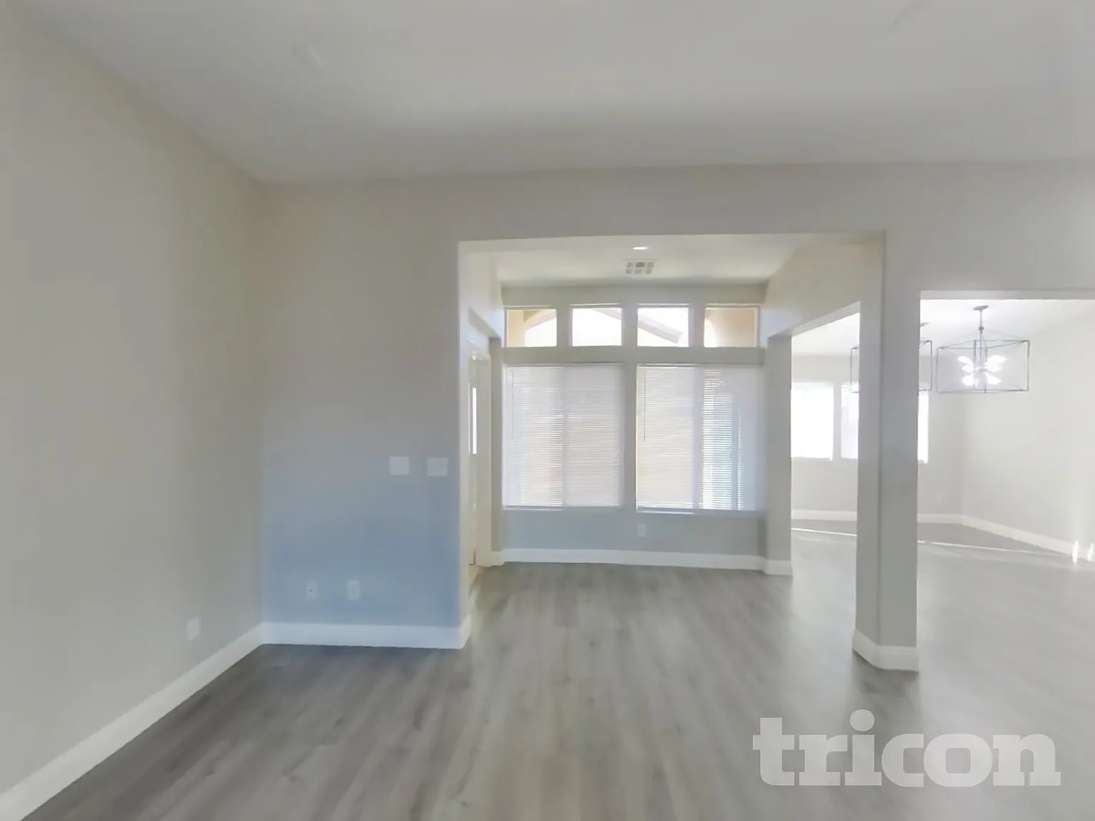 6211 Cumberland Gap Avenue Las Vegas NV — Photo 2