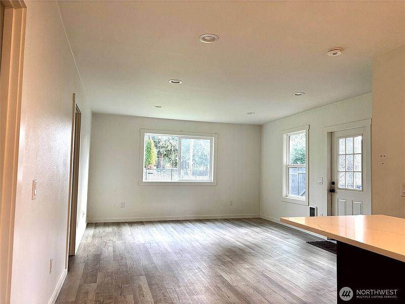 4th image of 15201 13th Avenue S