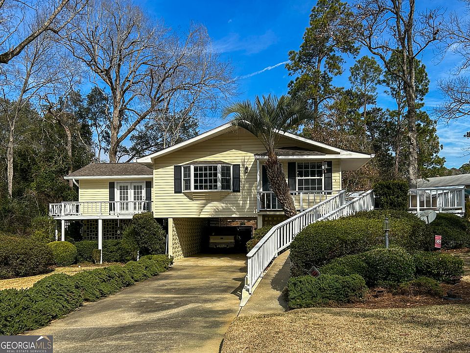 1st image of 223 N Lake Dr