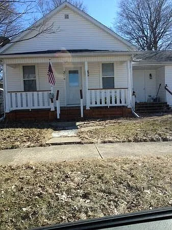 304 W Miller St photo 1