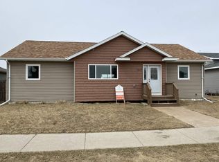 1917 20th Ave W, Williston, ND 58801