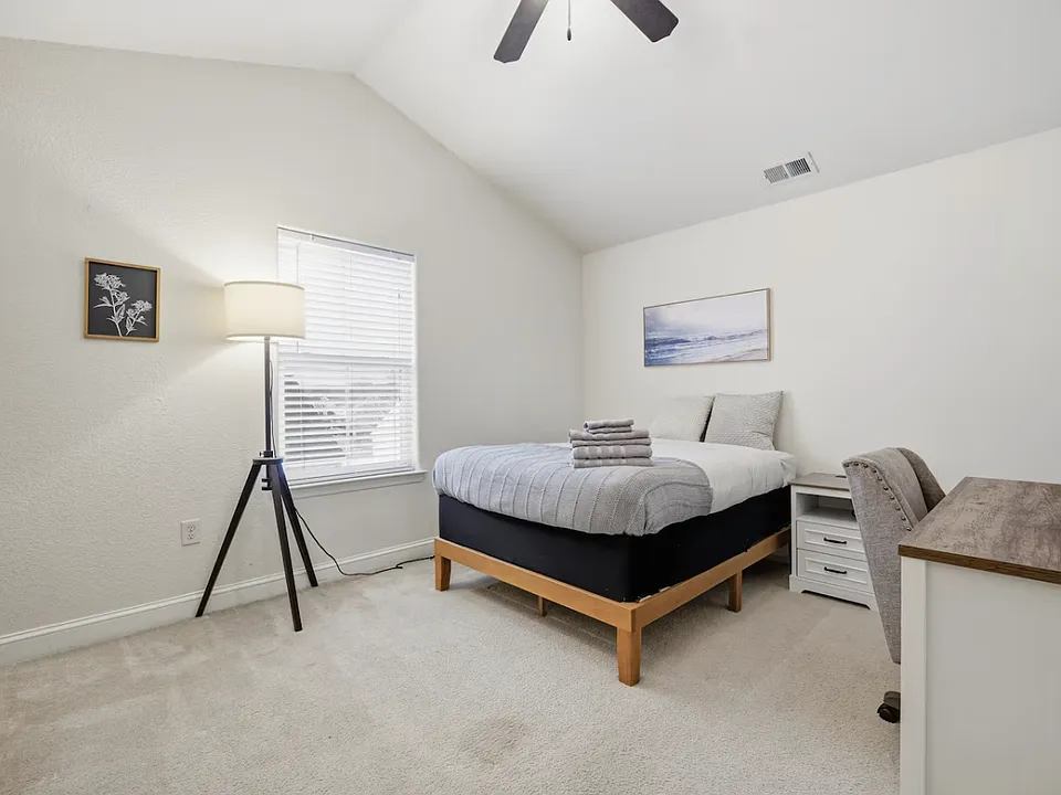 284 Moate Cir #4
