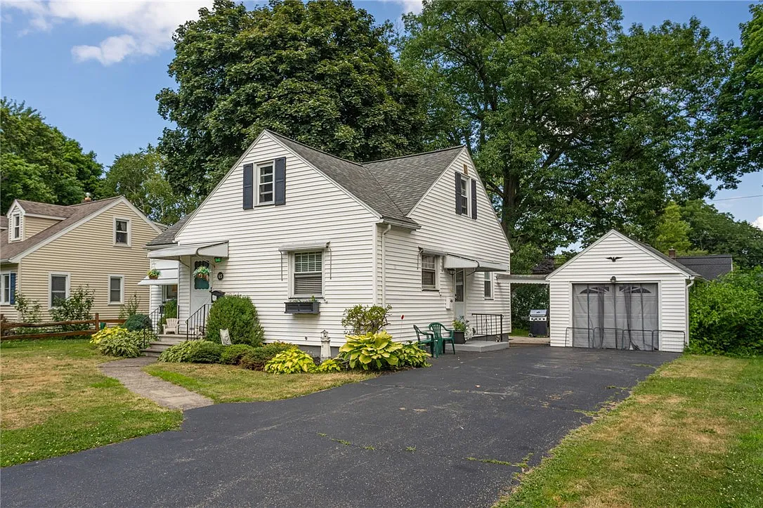 65 Duffern Dr photo 1