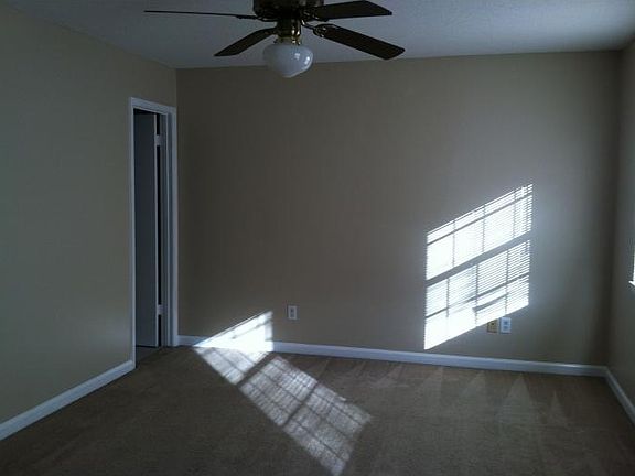 3rd image of 92 5th Ave Unit 1