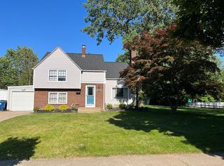 230 Huxley Dr, Amherst, NY 14226