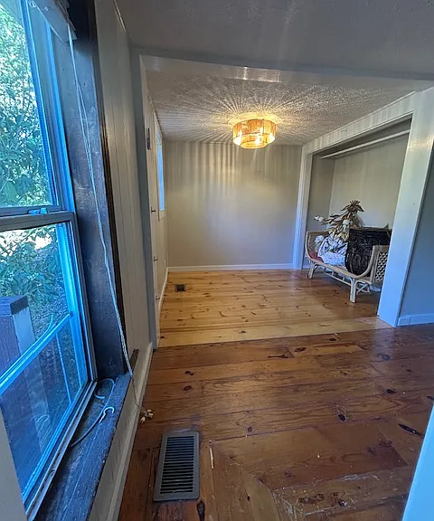1086 W Hancock Ave — Photo 22