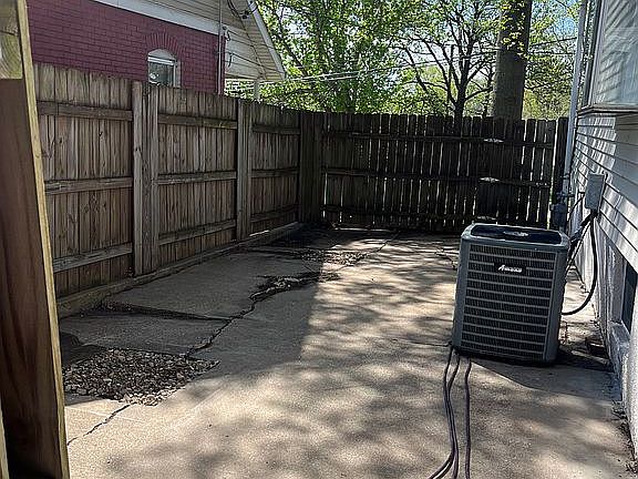 2nd image of 617 Georgia St