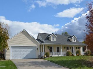 5213 Fountain Square Dr, Kalamazoo, MI 49009