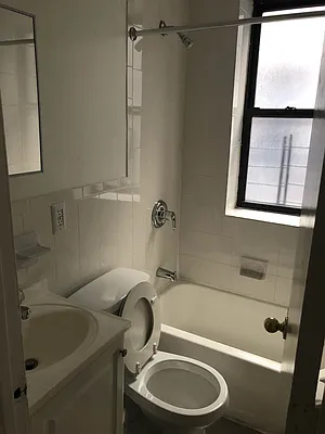 Rented by Rosario Ruiz, LREB | media 12