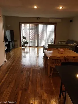 Sold by Superior Realty Service | media 1