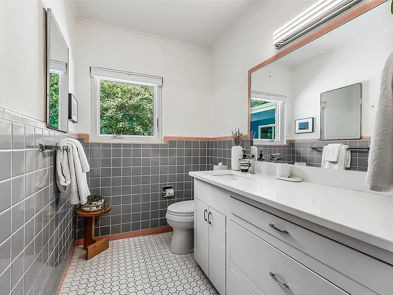 1618 Waterston Ave — Photo 29