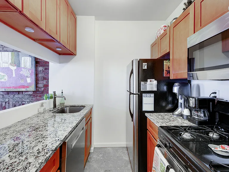 350 W 14th St #4G — Photo 9