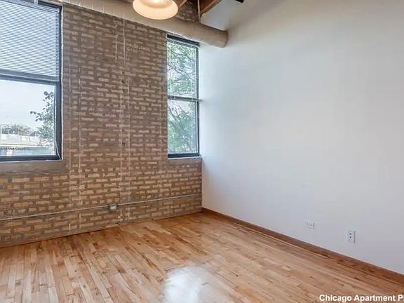 3rd image of 3654 N Lincoln Ave
