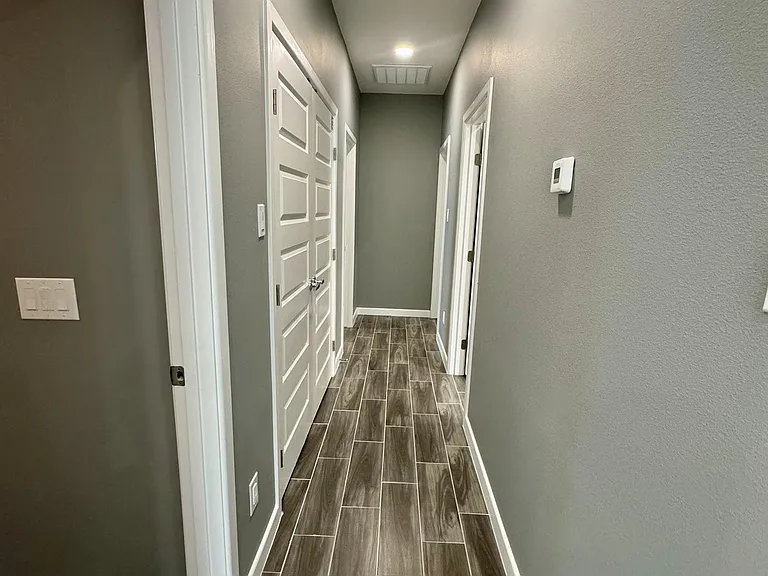 3000 W Driftwood St #3 — Photo 8