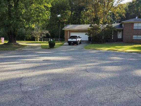 4th image of 609 Fairlawn Ct