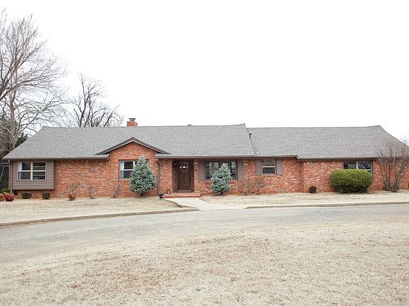 2nd image of 6 Yellow Brick Dr