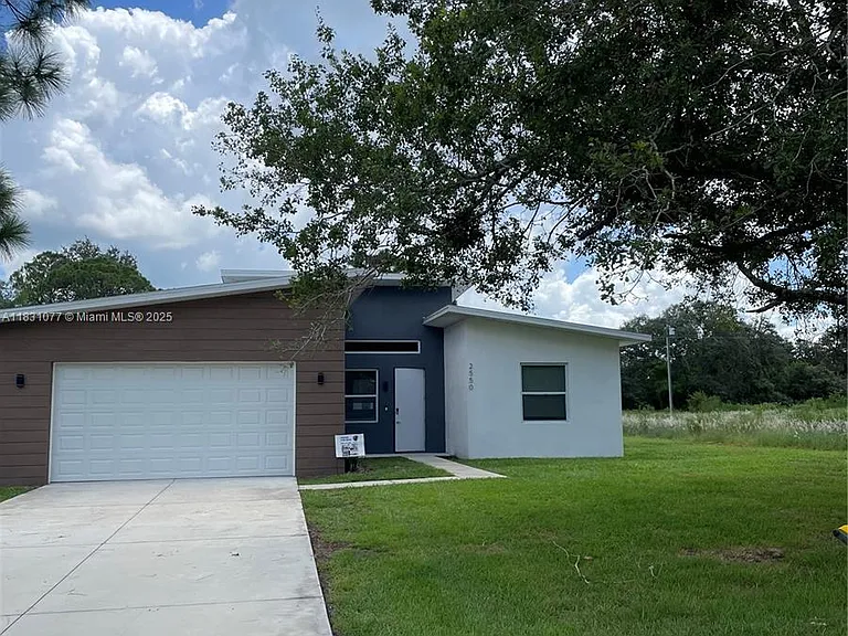 2550 N Arrowhead Rd — Photo 8