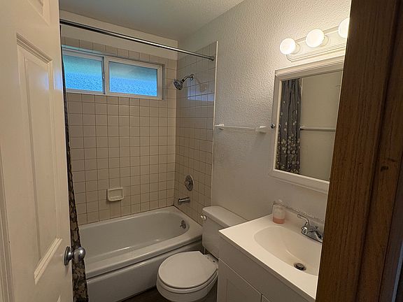 5th image of 14714 176th St E #1
