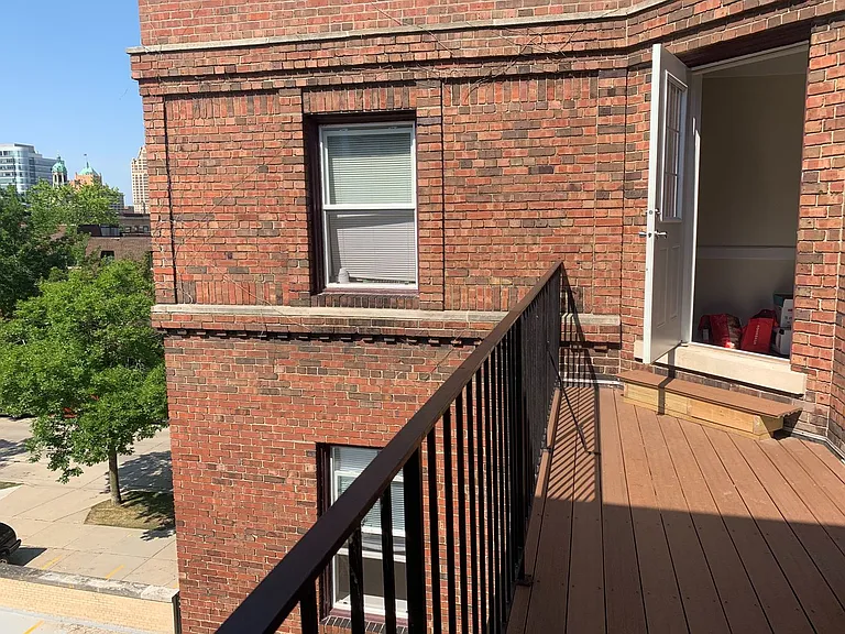 1030 N Marshall St — Photo 40