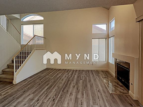 2nd image of 513 Meadbury Dr