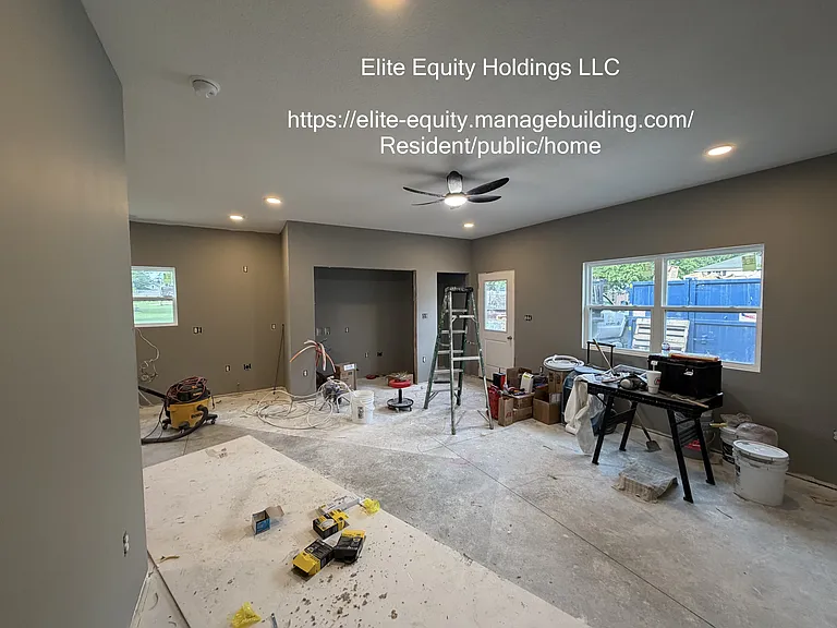 328 N Wayne St — Photo 2