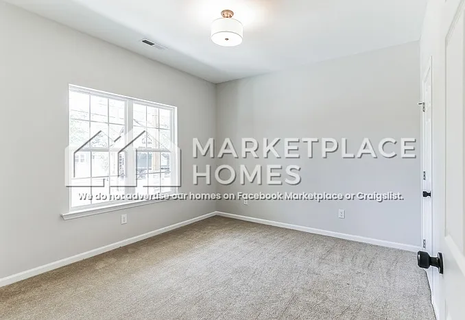 1612 College St SE — Photo 20