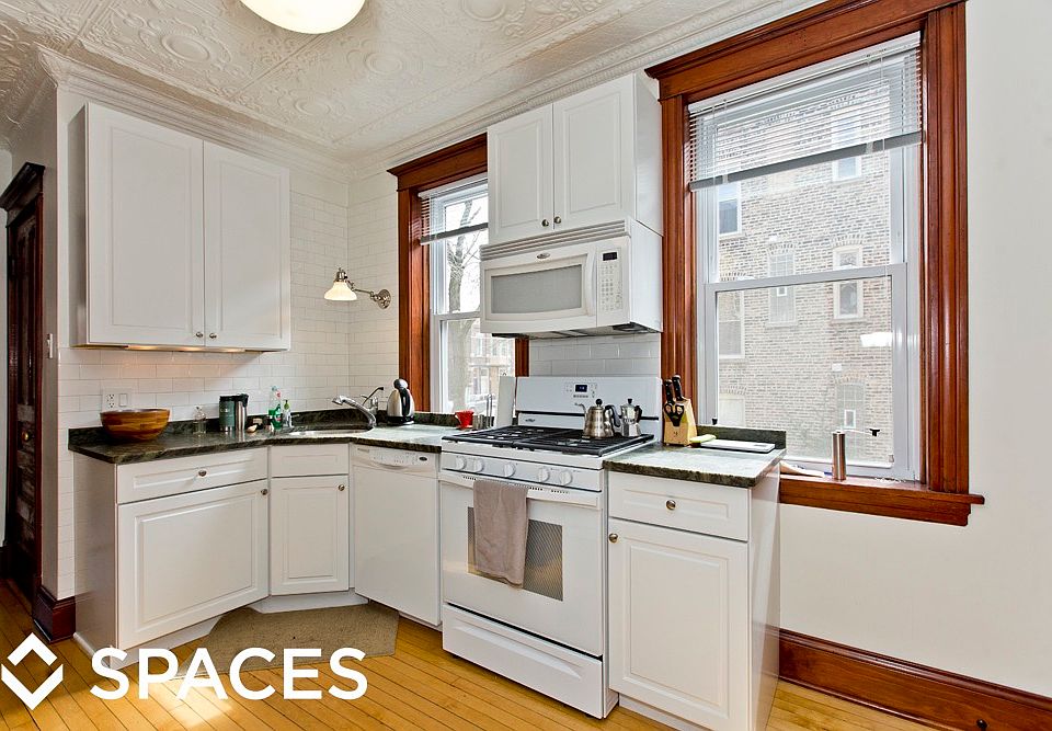 1st image of 1722 N Honore St APT 1F