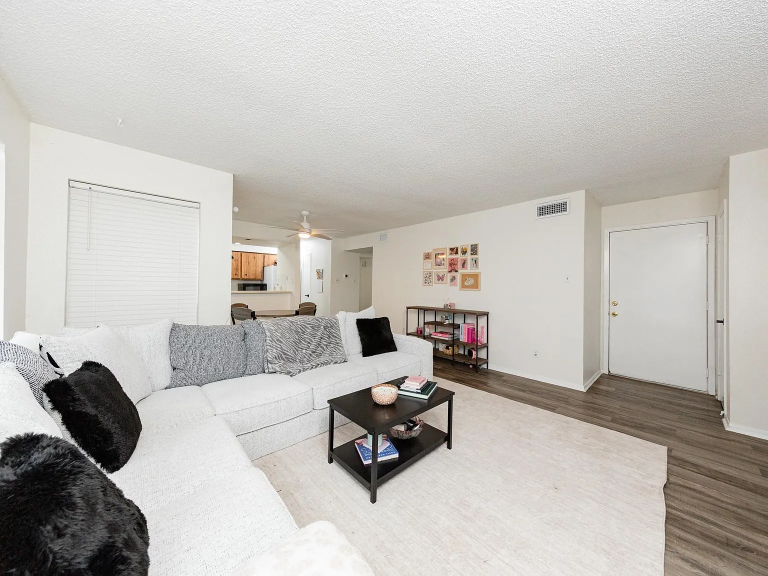 1500 Bay Area Blvd — Photo 3