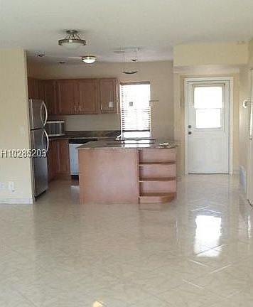 5th image of 600 NE 2nd St APT 212