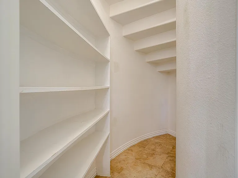 8201 Choctaw Ln — Photo 13