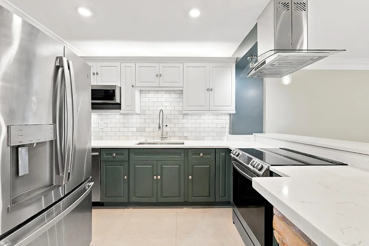 2 bed, 2.0 bath, 1070 sqft, $2,300 — Photo 1