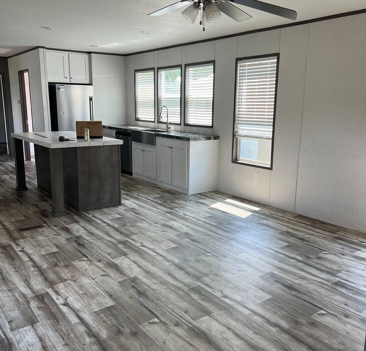 Studio, $1,300 — Photo 2