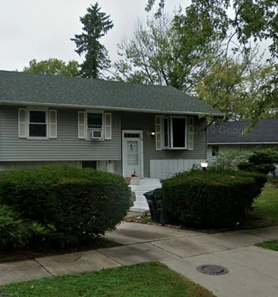 24 N Willow Ln — Photo 2