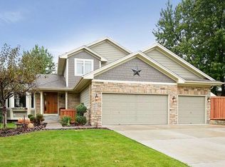 8559 Alisa Ct, Chanhassen, MN 55317