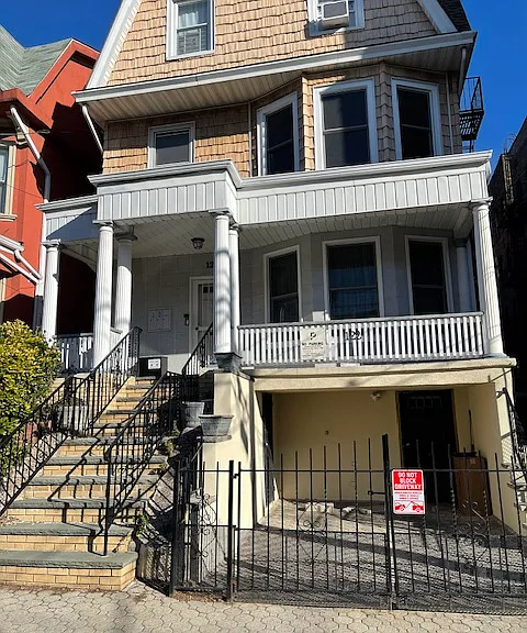 122 Jewett Ave #3 — Photo 2