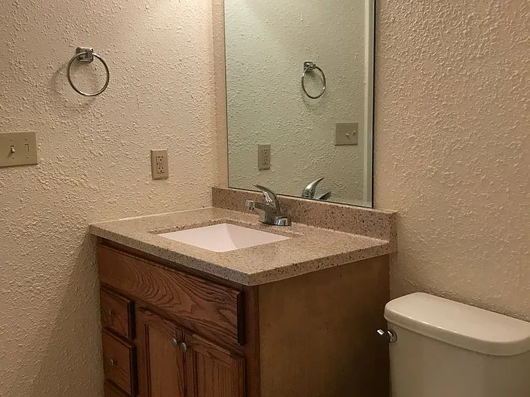 807 Knox Ave — Photo 18