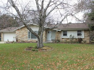 5104 Briarwood Ln, Racine, WI 53402